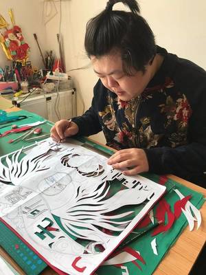 禪城文藝作者以剪紙、書法為載體，為武漢加油打氣并承辦展覽活動